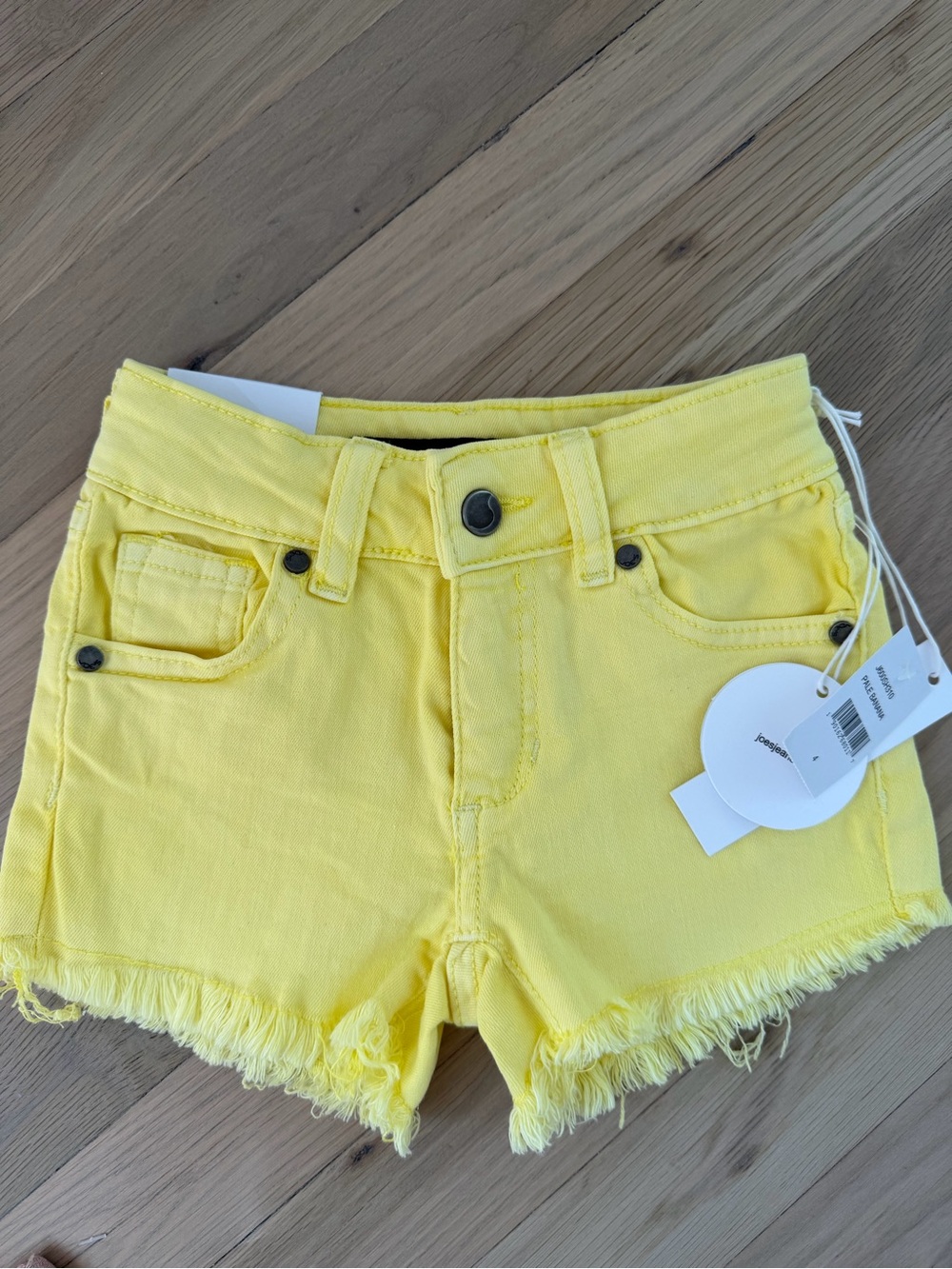 Joe’s jeans the markie mid rise short size 4 NWT